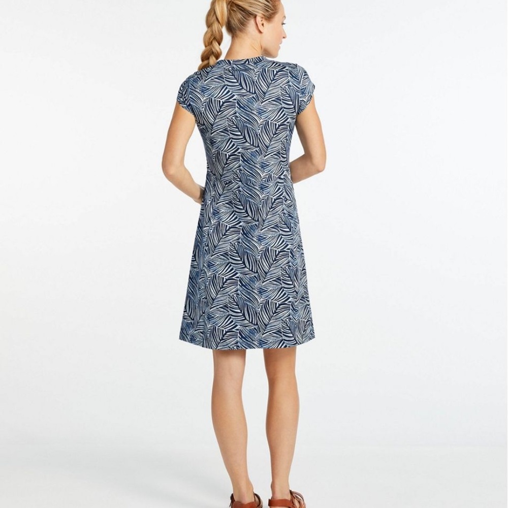 L.L. Bean Women's Short-Sleeve Fitness Dress, Leaf Print, Medium, Nautical Navy